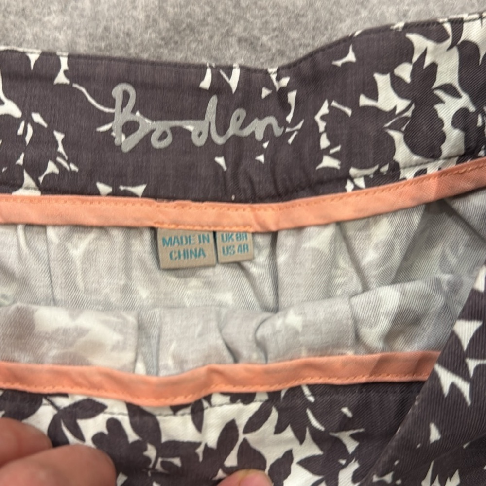 Boden Floral Grey and White Women's Skirt Size 4 - Picture 2 of 3